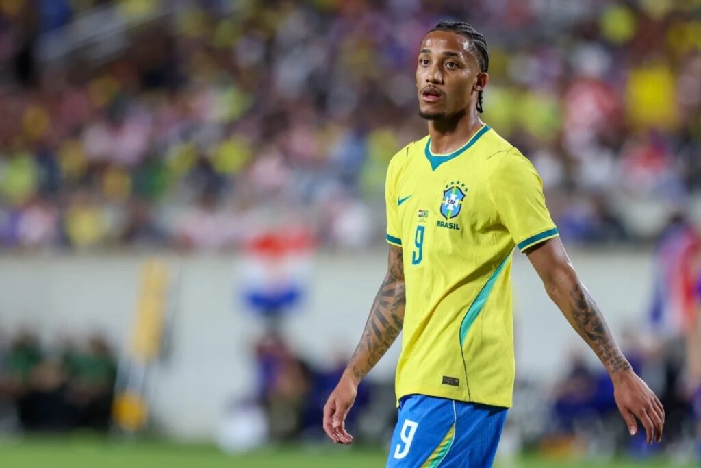 Atacante do Chelsea ficou fora da lista final da Seleção Brasileira para a Copa