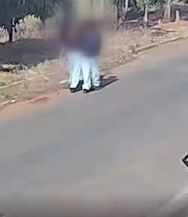 Adolescentes são amarrados em trilhos após assalto e escapam