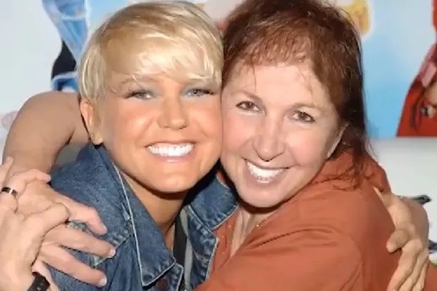 Carta também citou Alda Meneghel, mãe de Xuxa, que morreu em 2018