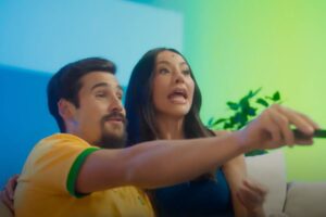 Sabrina Sato e Nicolas Prattes são os rostos da nova campanha da Globo para apresentar a DTV+ ao público
