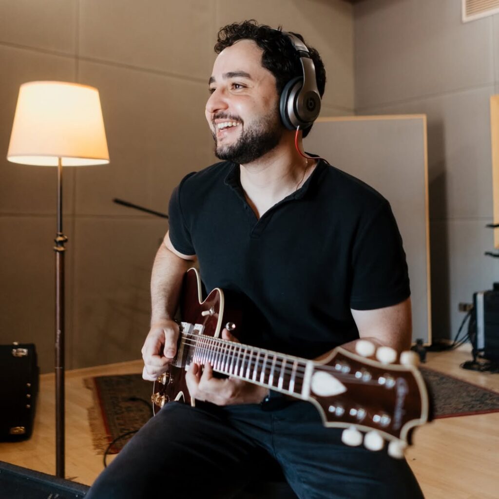 Criado por Leandro Ramajo, o Guitar Pool Brasil aposta na valorização da guitarra e do rock em formato de reality musical.