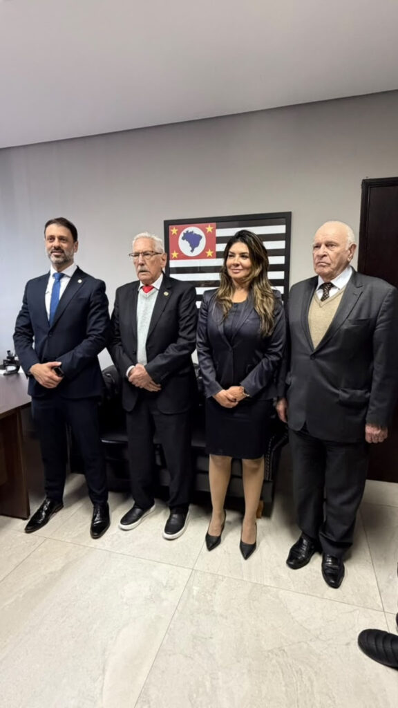 A solenidade reuniu delegados, lideranças da Polícia Civil e ex-dirigentes da ADPESP, marcando a transição de comando da entidade. - Reprodução Instagram