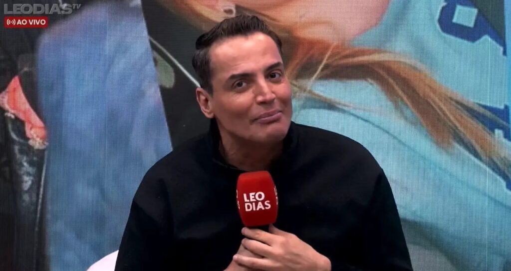 Jornalista chamou o time brasileiro de “vergonha” durante programa na Leo Dias TV