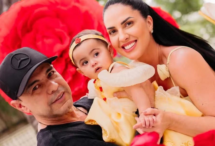 A pequena Clara, de um ano e cinco meses, passou bem pelo procedimento e agora a família aguarda o resultado dos exames para definir o tratamento adequado. - Reprodução Instagram
