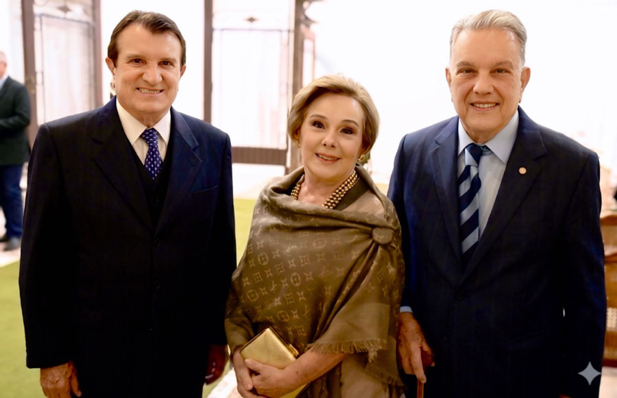 o advogado estenio campelo, com helena e carlos motta
