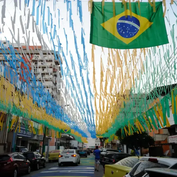 913258 agencia brasil rj rua decorada copa do mundo tng9246