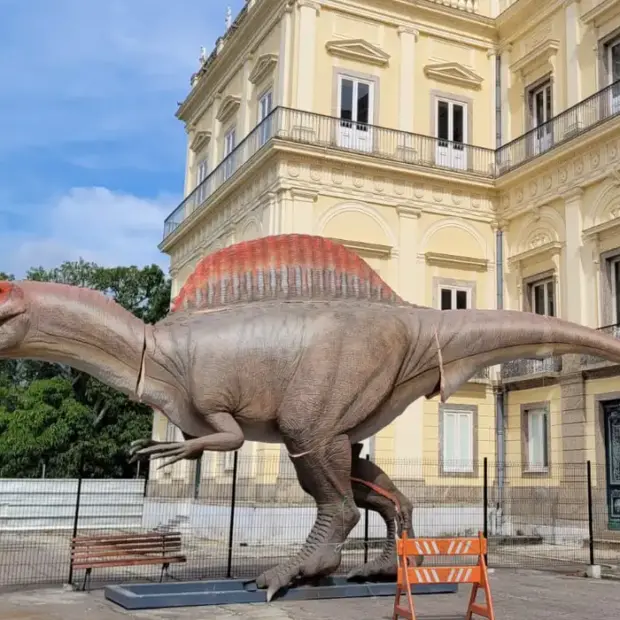 replica de dinossauro para o museu nacional01