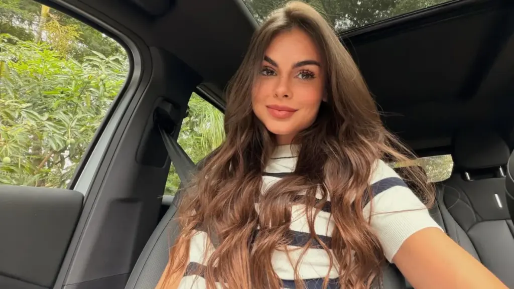 Enquanto a internet procura rivalidade, Amanda Kimberlly segue vivendo seus próprios momentos ao lado da família e aproveitando a temporada internacional longe das polêmicas.