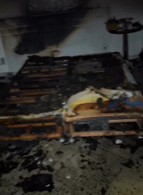 O filho do cantor afirmou que duas Bíblias não queimaram durante o incêndio