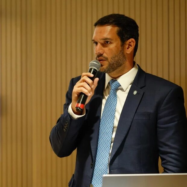 Samir Xaud, presidente da CBF, é alvo de denúncias envolvendo gastos em viagens internacionais