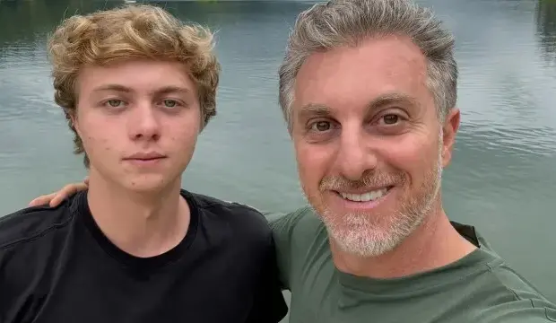 Benício Huck mira uma graduação que pode custar cerca de R$ 100 mil por ano e reacende o debate sobre os bastidores da educação de elite.