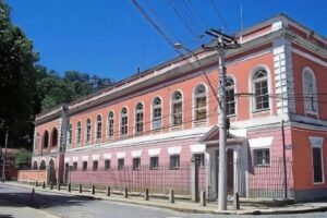 O herdeiro Dom Pedro Tiago de Orleans e Bragança conseguiu na Justiça o direito de retornar ao Palácio do Grão-Pará, em Petrópolis.