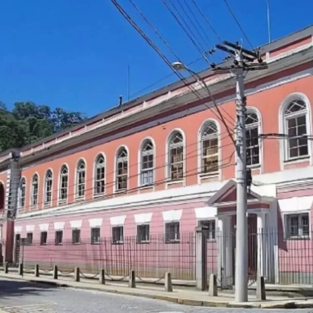 O herdeiro Dom Pedro Tiago de Orleans e Bragança conseguiu na Justiça o direito de retornar ao Palácio do Grão-Pará, em Petrópolis.