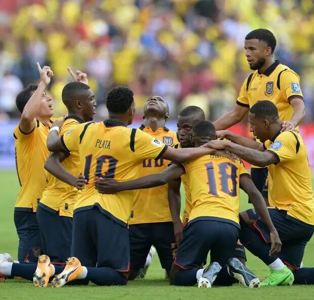 jogadores do equador celebram gol marcado por enner valencia sobre a venezuela pelas eliminatorias scaled aspect ratio 512 320