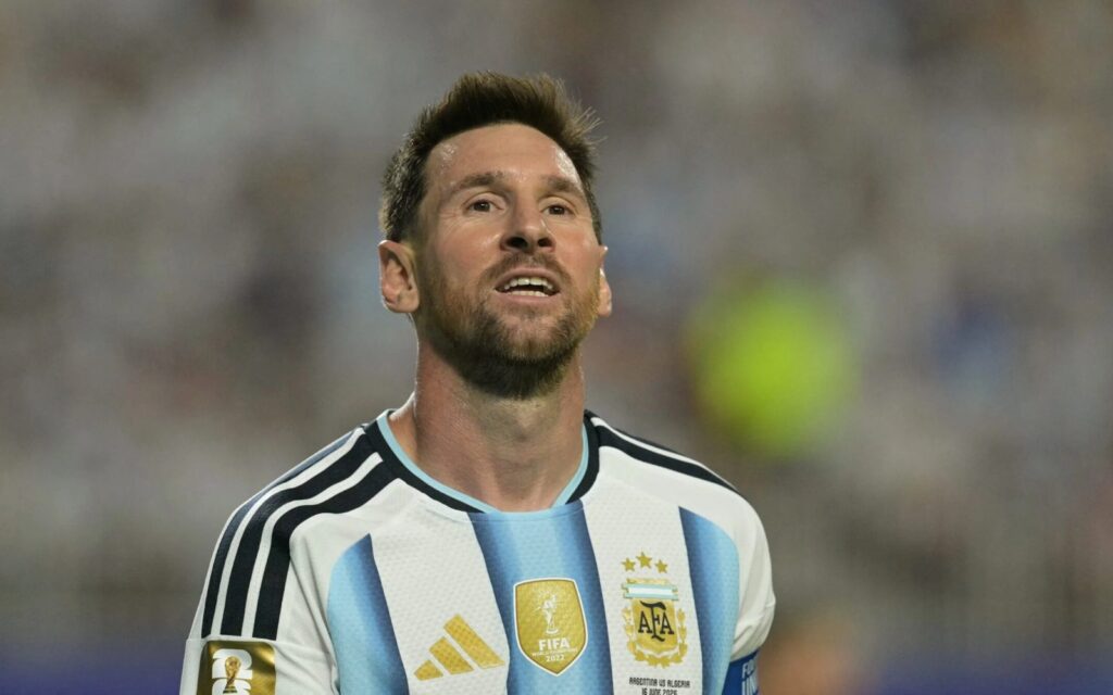 : Lionel Messi segue concentrado com a Argentina durante a Copa do Mundo