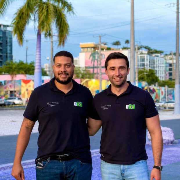 Collar Capital expande mercado na Copa do Mundo em Miami Empresa brasileira se posiciona na exclusiva Casa RR, convertendo o maior torneio esportivo do planeta em um hub estratégico de networking e investimentos de alto padrão Enquanto os olhos do planeta se voltam para os gramados norte-americanos neste mês de junho de 2026, as jogadas mais valiosas do mercado corporativo acontecem nos bastidores VIP de Miami. Vivenciamos um momento em que as grandes negociações não toleram mais a distância ou a lentidão dos e-mails formais; o grande capital migra para onde as lideranças celebram, interagem e decidem. Estar no epicentro do maior espetáculo esportivo da Terra virou prerrogativa obrigatória de marcas que buscam relevância global imediata e conexões indestrutíveis.