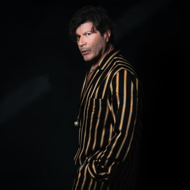 Paulo Ricardo estreia a turnê "REINVENTAR" no Teatro Bradesco e recebe Chady, uma das apostas confirmadas do Rock in Rio 2026. - Créditos: Bella Piheiro
