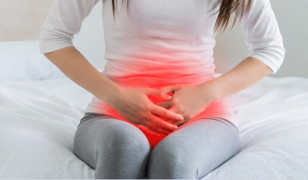dor pélvica crônica é um dos principais sintomas da endometriose, podendo afetar a qualidade de vida, o bem-estar e as atividades diárias (imagem ilustrativa).