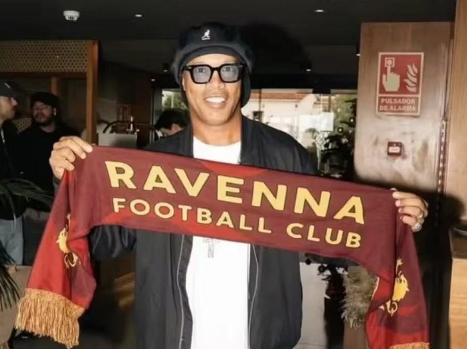 A volta do Bruxo: saiba se Ronaldinho vai jogar bola ou virar garoto-propaganda no novo clube