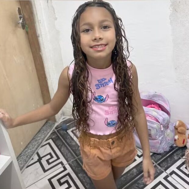 Menina de sete anos morre baleada na cabeça RJ