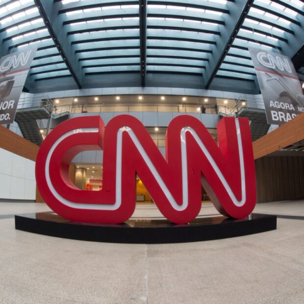 A CNN Brasil prepara sua chegada à TV aberta e pode alcançar até 100 milhões de brasileiros nos próximos anos.