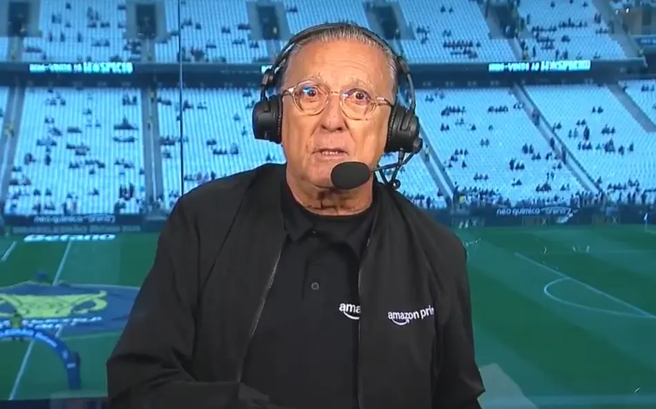 Em sua primeira Copa fora da Globo, Galvão Bueno reclamou da visão limitada dos campos em New Jersey e Filadélfia e gerou repercussão nas redes.