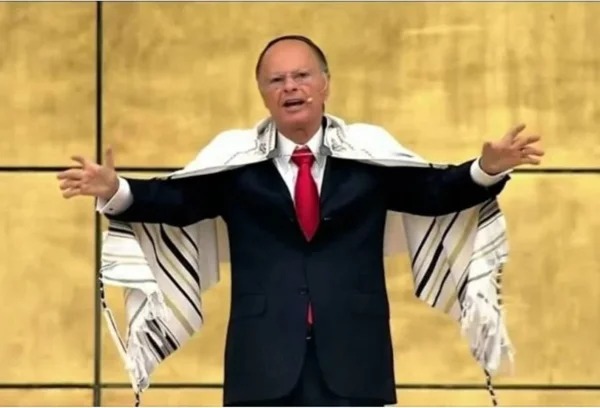 Edir Macedo, fundador da Igreja Universal e dono do Grupo Record, aparece agora no centro de uma novela financeira envolvendo o Banco Digimais