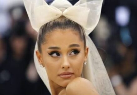 Ariana Grande está em turnê com o espetáculo “The Eternal Sunshine Tour”