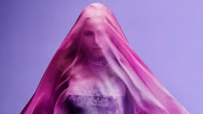  Aos 67 anos, cantora prepara o lançamento do álbum “Confessions II” para 3 de julho