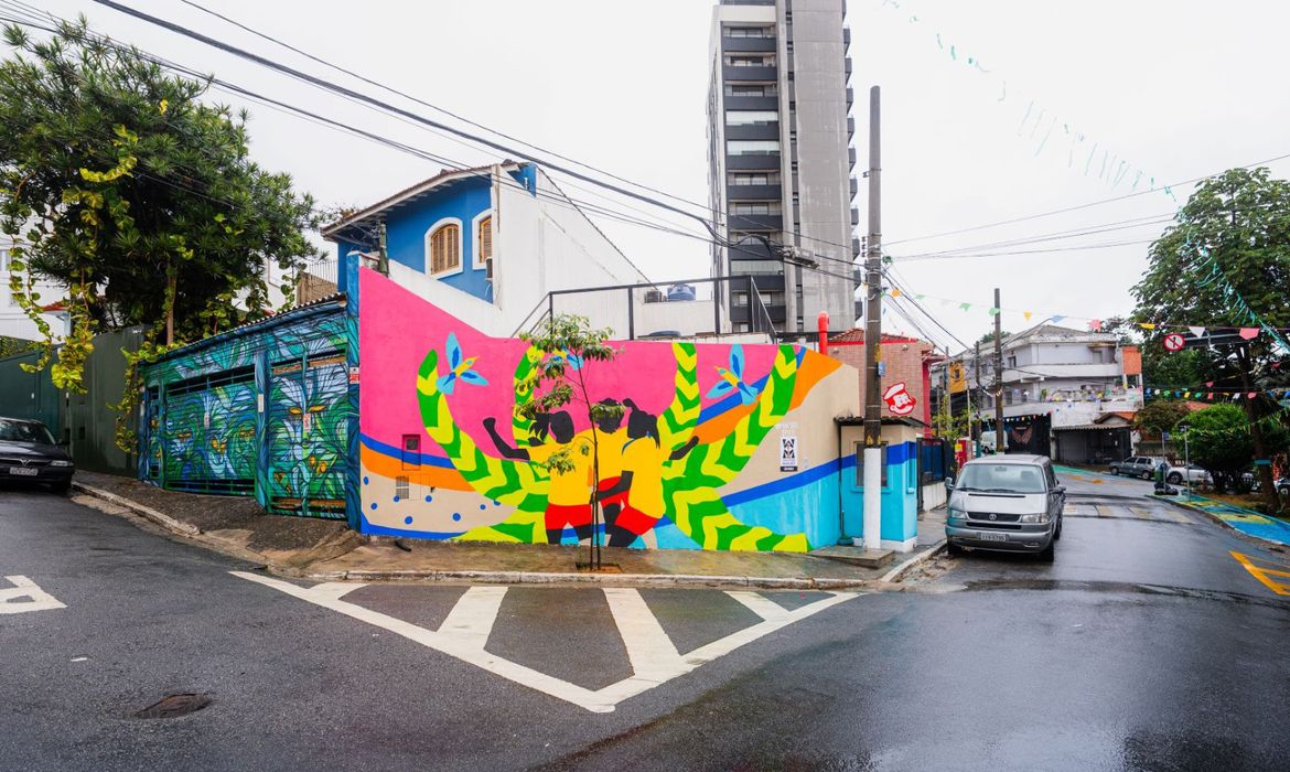 São Paulo recebe mural em contagem regressiva para a Copa Feminina