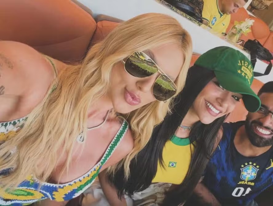 Virginia Fonseca acompanhou Brasil x Escócia no camarote ao lado da mãe de Vini Jr
