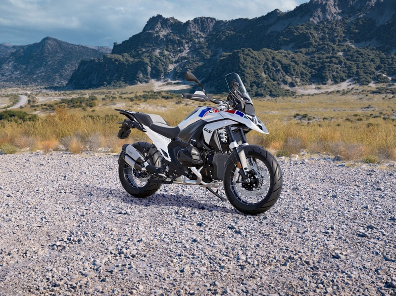 A nova BMW R 1300 GS chegou ao Brasil com escapamento Akrapovic de série, novas cores e versão Option 719 que custa até R$ 145.990.