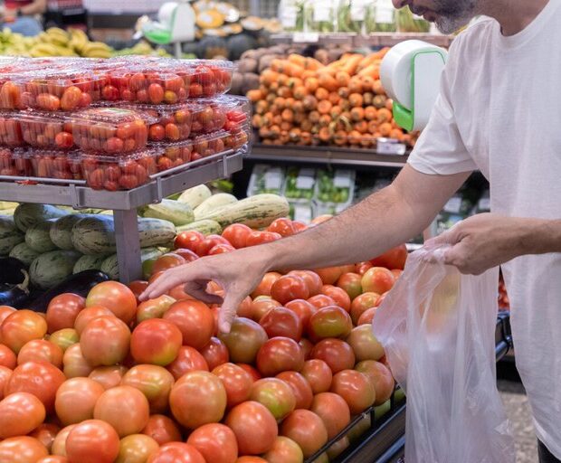 tomate, cenoura e batata dobram de preço no 1º semestre