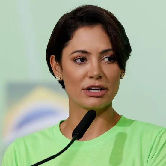 Sermão, indiretas e troca de farpas. Paulo Figueiredo colocou Michelle Bolsonaro, Flávio Bolsonaro e Alexandre de Moraes no centro de um novo embate político.