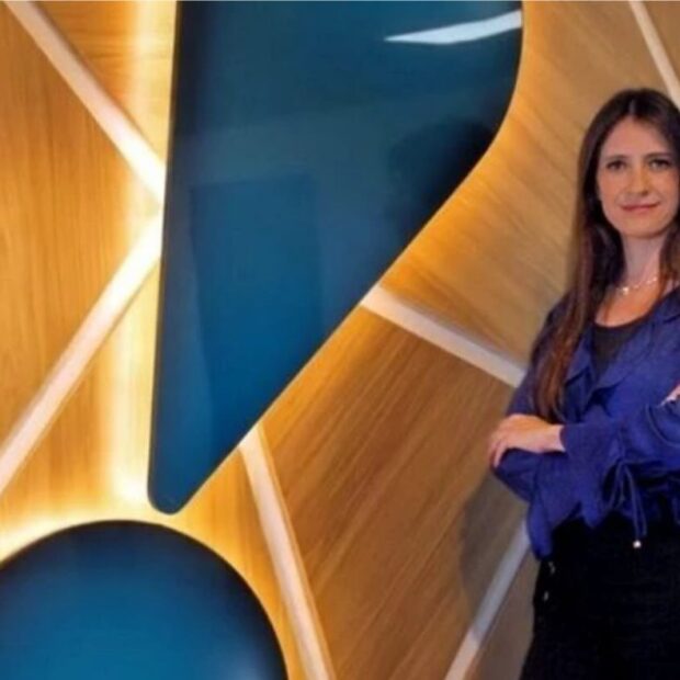 Nicolle Carvalho assume um dos cargos mais estratégicos da RedeTV! e passa a liderar a operação comercial da emissora em São Paulo.