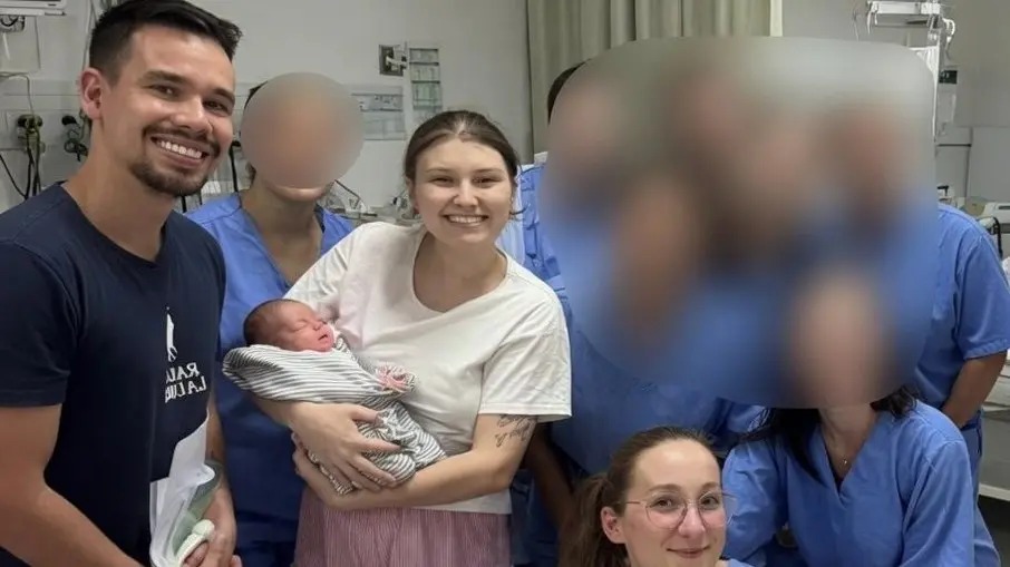 Diulia já conhecia Isabel e atendeu Arthur, filho do casal, durante internação na UTI neonatal