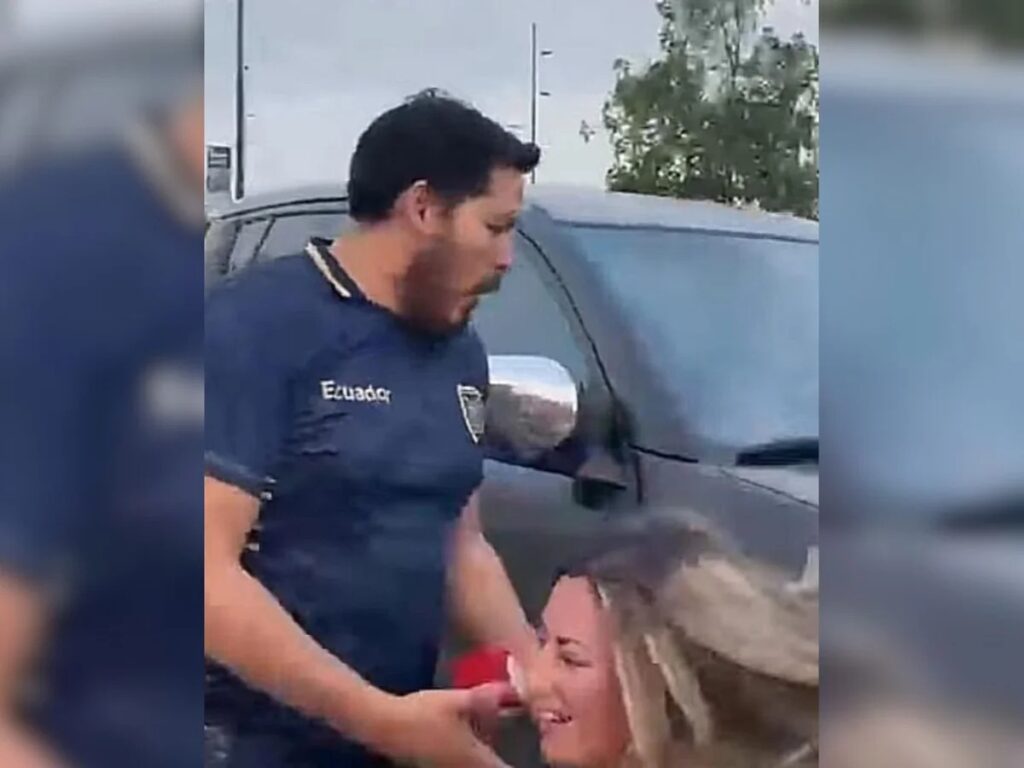 Repórter recebeu ajuda de um torcedor e de pessoas que estavam próximas após o impacto
