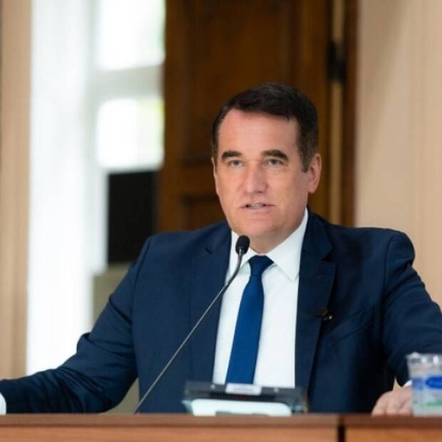 presidente da câmara de curitiba é alvo de operação que investiga 'rachadinha' e suposta venda de cargos públicos