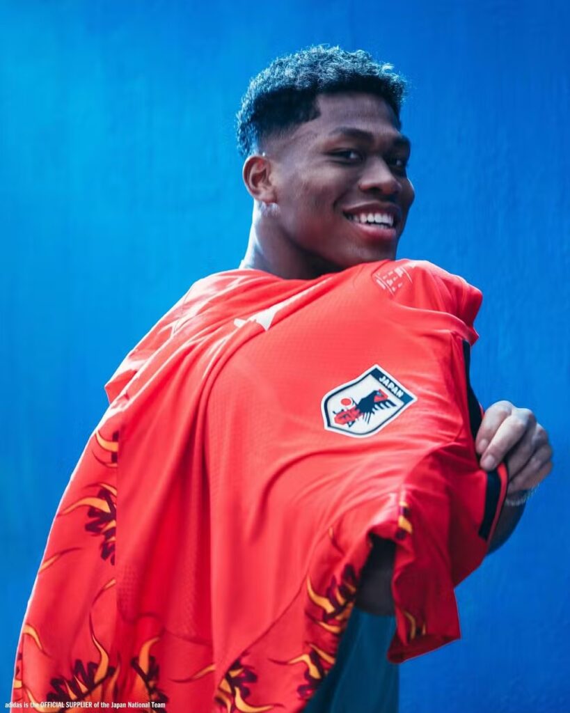 Filho de pai ganês-americano e mãe japonesa, Zion Suzuki já enfrentou ataques racistas e hoje é um dos principais nomes da seleção do Japão.