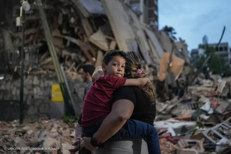 crianças no terremoto da venezuela