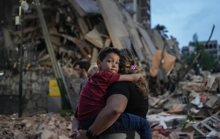 crianças terremotos na Venezuela
