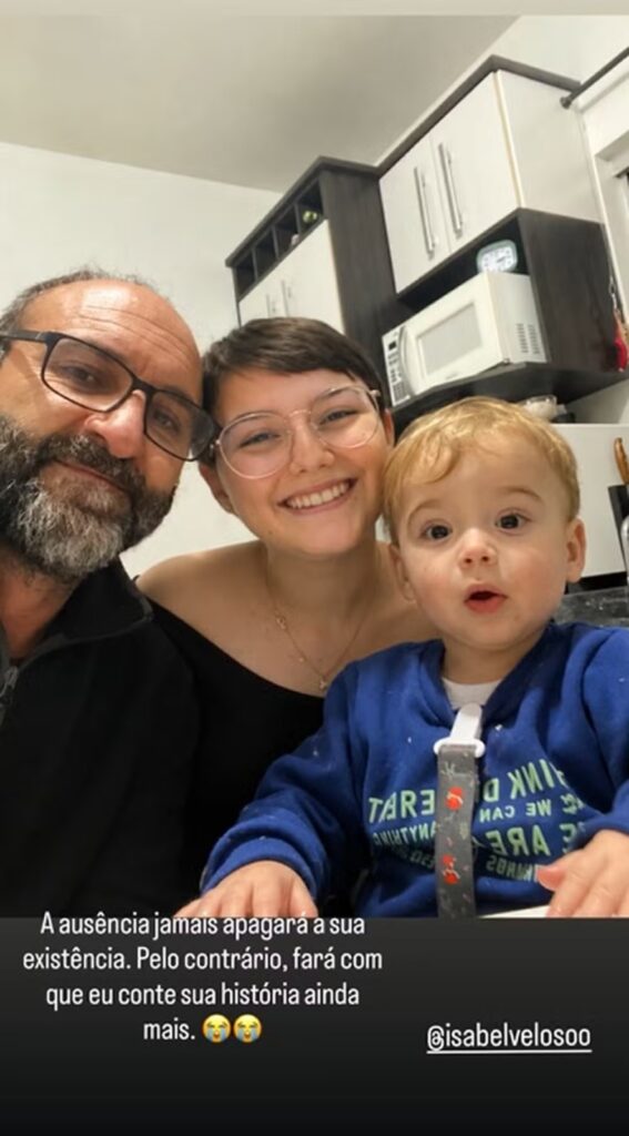  Pai da influenciadora pediu respeito à memória da filha e ao bem-estar do neto Arthur