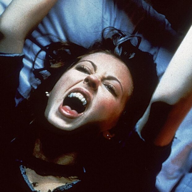 possuída katharine isabelle
