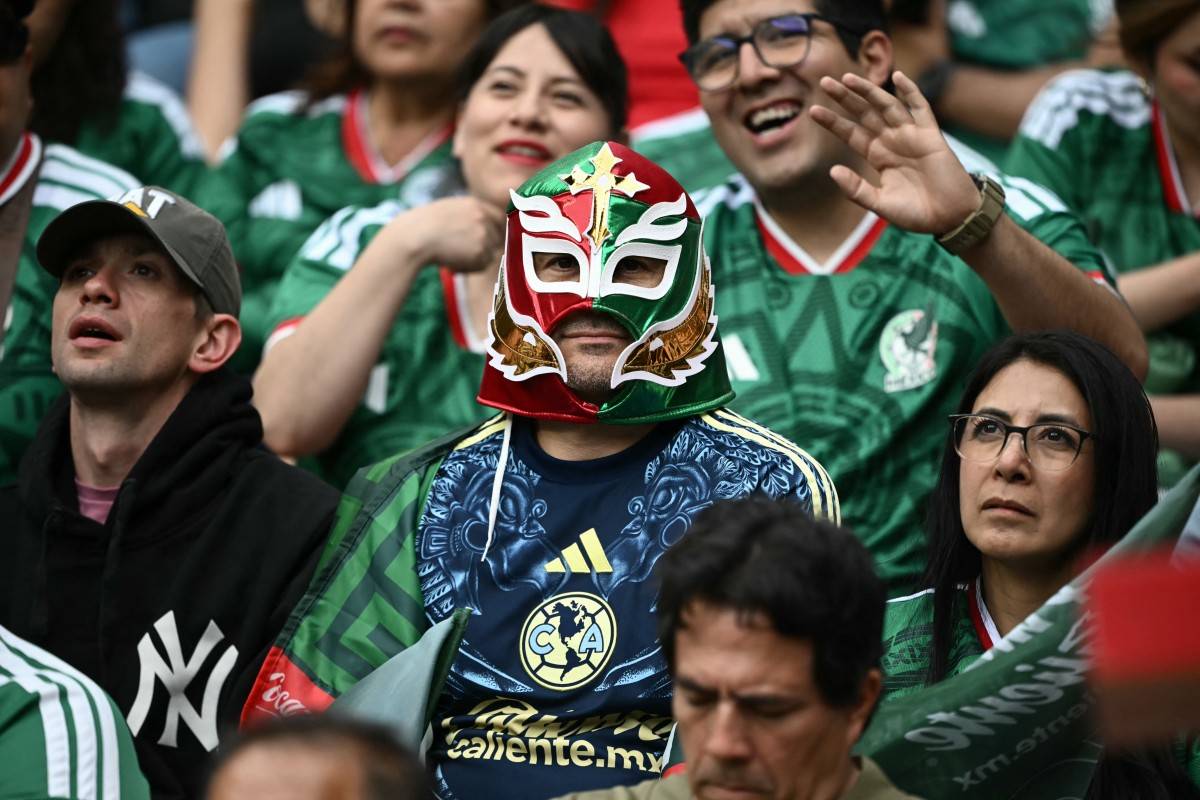 México: Estádio Azteca lotado é trunfo para quebrar jejum de 40 anos