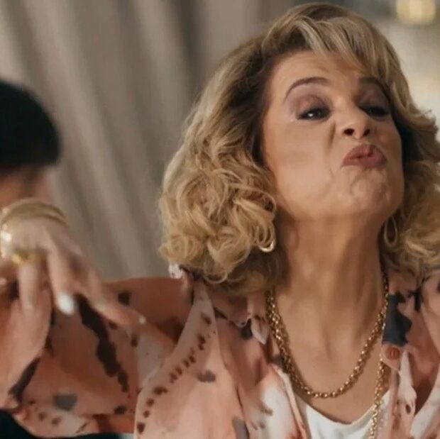 Isabel Teixeira interpreta a vilã Pilar em “Quem Ama Cuida”