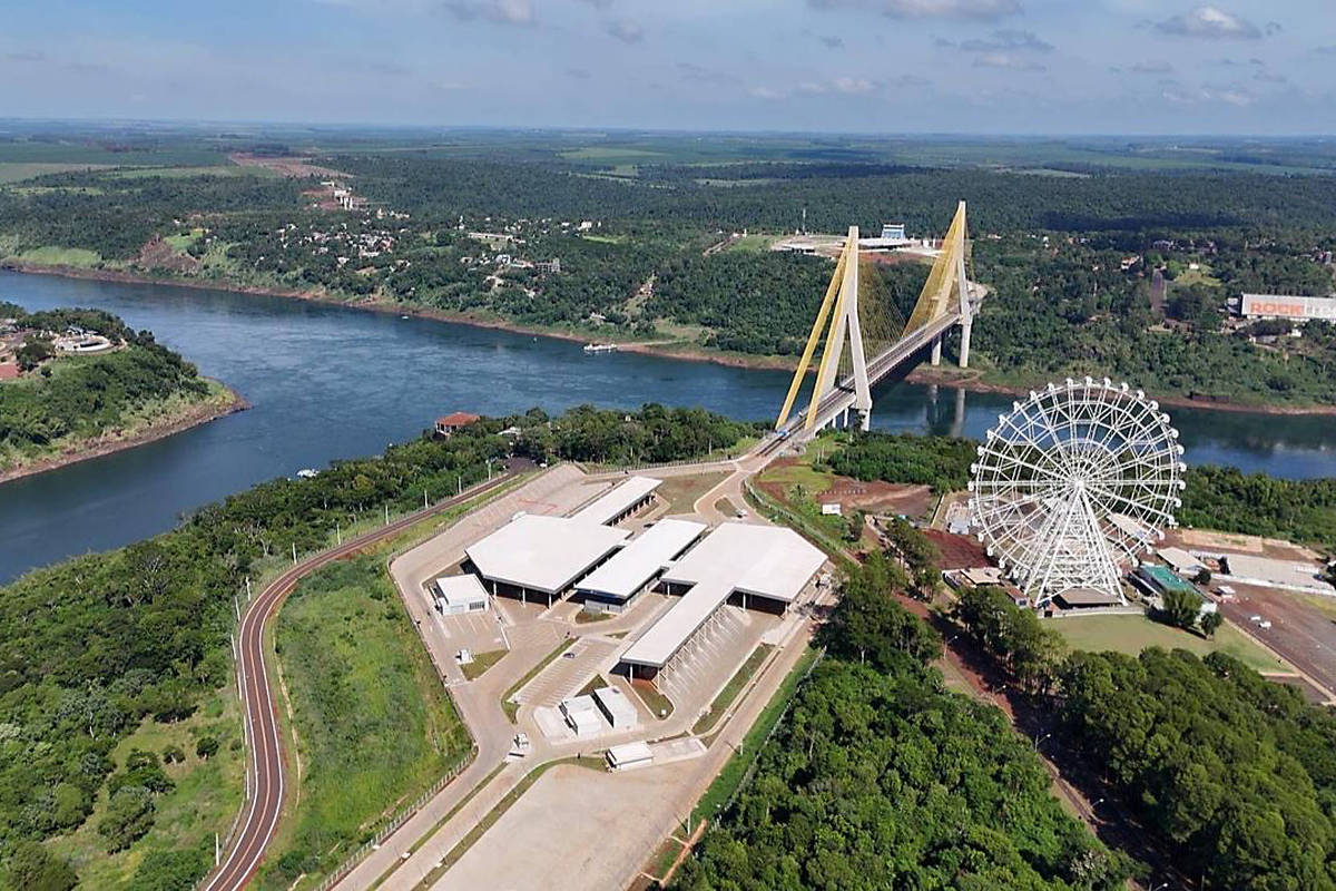 inaugurada em 2025, ponte que liga brasil ao paraguai só recebe caminhões vazios e à noite