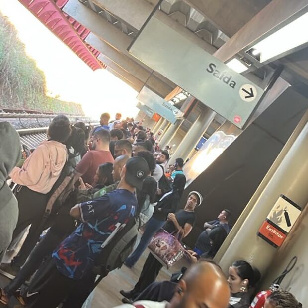 metro df estacao lotada