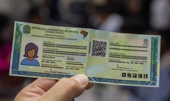 Mais de 100 mil Carteiras de Identidade Nacional já foram emitidas pelos cartórios de Minas Gerais. E o detalhe que chamou atenção: em alguns casos, o documento chega até a casa de quem não consegue se locomover.