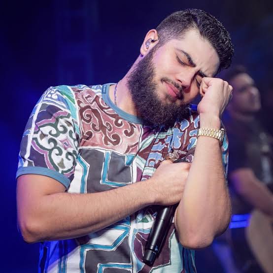 Depois de uma cirurgia de emergência, Henrique iniciou a recuperação em casa. Os compromissos da dupla com Juliano em Rondônia foram cancelados, e a expectativa agora é pelo retorno do sertanejo aos palcos.