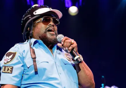 O mundo da música perdeu um de seus grandes nomes. Victor Willis, voz original do Village People e um dos criadores de "YMCA", morreu aos 74 anos, deixando um legado que atravessou gerações.